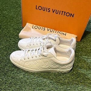 LNWOB Louis Vuitton Luxembourg White Monogram Embossed Sneakers Size 7 LV